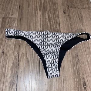 Ola feroz bikini bottom